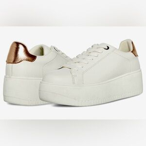 NEW w/o Tags STEVE MADDEN Rockaway Casual Fashion Sneakers 8.5 Rose Gold Heel